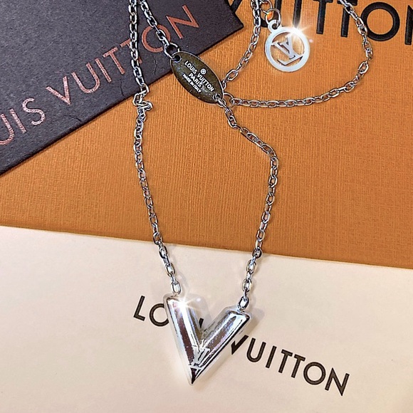 Authentic Louis Vuitton V-Shaped Silver Pendant Necklace - Picture 4 of 16
